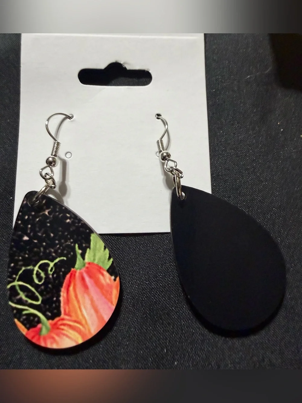 Source Unknown Black Teardrop Pumpkin Earrings with Orange and Green